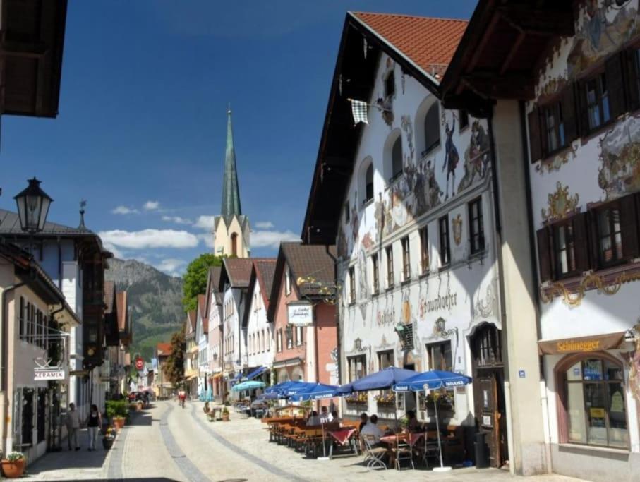 Zentral, ruhig&stilvoll mit Bergpanorama+ Garten Garmisch-Partenkirchen Exterior foto
