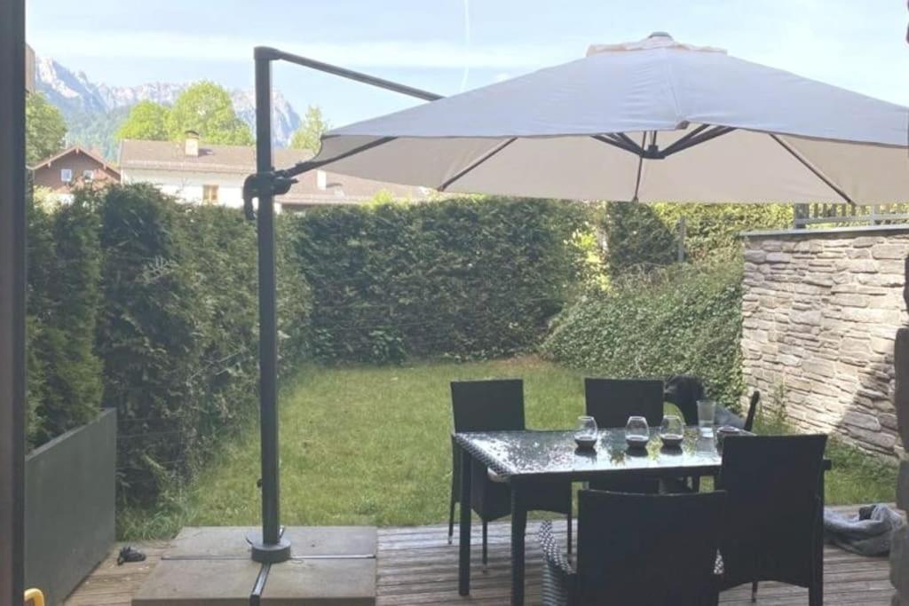 Zentral, ruhig&stilvoll mit Bergpanorama+ Garten Garmisch-Partenkirchen Exterior foto