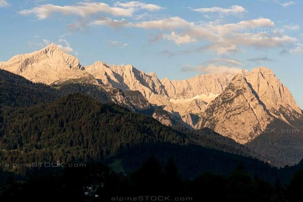 Zentral, ruhig&stilvoll mit Bergpanorama+ Garten Garmisch-Partenkirchen Exterior foto